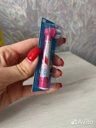 Электрическая зубная щетка oral b /детская