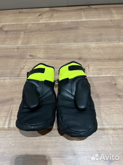 Горнолыжные варежки Leki