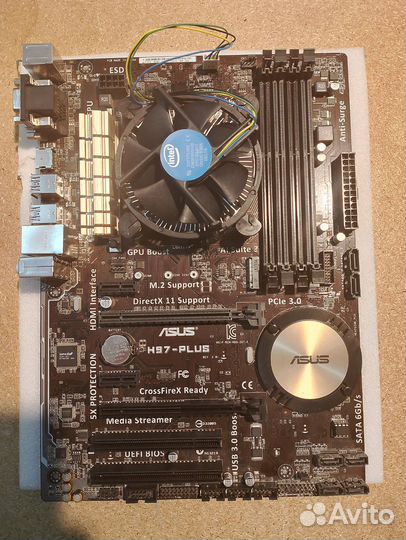 Материнская плата с процессором