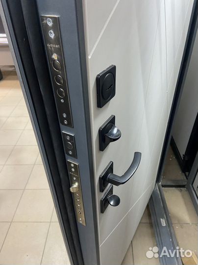 Дверь входная