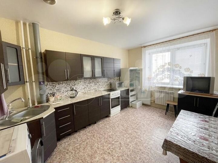 3-к. квартира, 80 м², 1/16 эт.