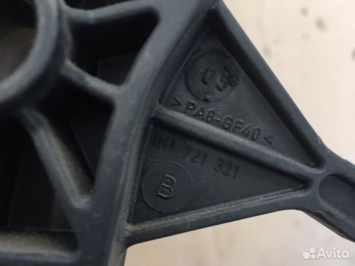 Педаль сцепления Skoda Octavia A5 (3321)