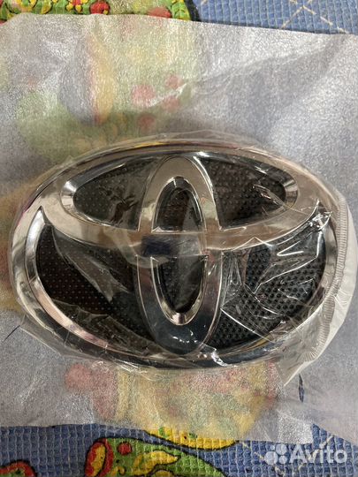 Эмблема toyota