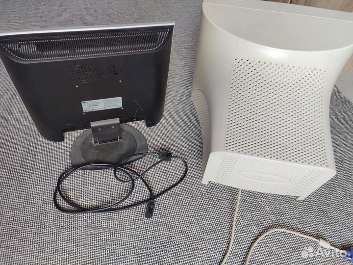 Мониторы Samsung SyncMaster 755DFX и LG L1717S