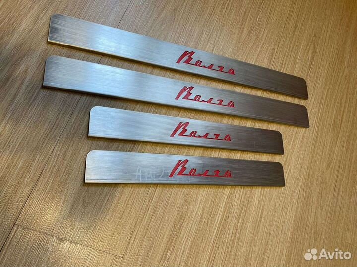 Накладки на пороги Волга