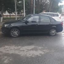 ВАЗ (LADA) Granta 1.6 MT, 2015, 174 000 км, с пробегом, цена 305 000 руб.