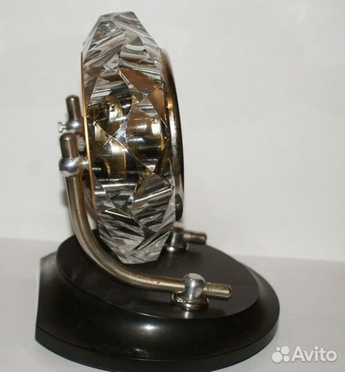 Часы настольные маяк кристалл