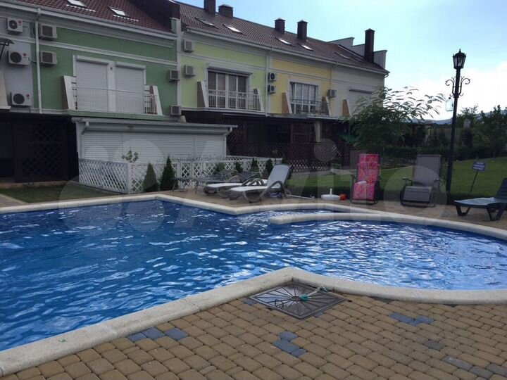 Комната 20 м² в 5-к., 1/3 эт.