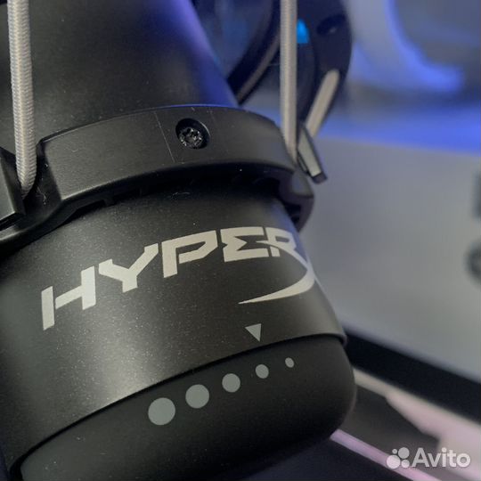 HyperX QuadCast S микрофон