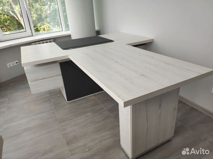 Стол руководителя