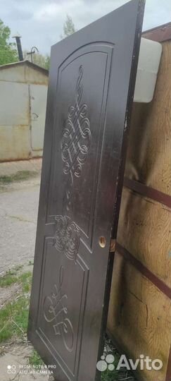 Дверь входная деревянная