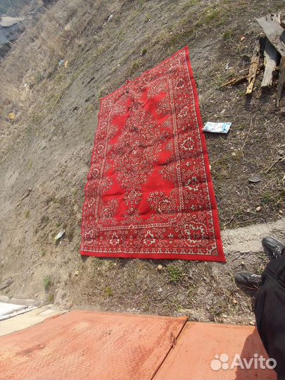Ковёр шерстяной,красивый
