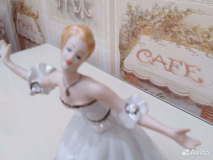 Фарфоровые статуэтки