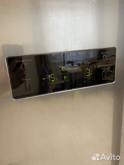 Холодильник Samsung