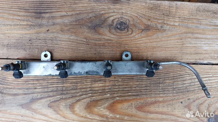 Топливная рампа, форсунки 4b12