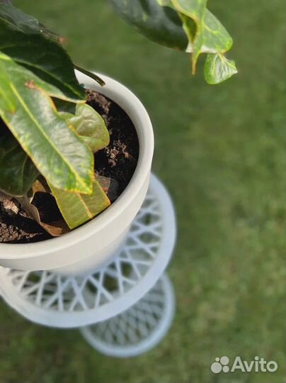 Подставка для цветов напольная