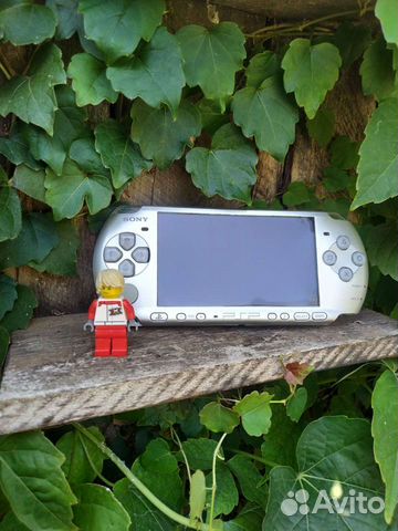 Sony PSP 3008 + 4 GB Silver
