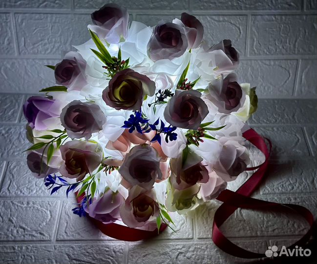 Букет из мыльных роз светящийся