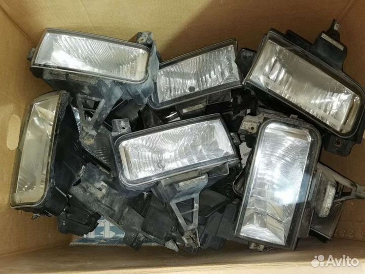 Противотуманная фара Toyota Land Cruiser 200