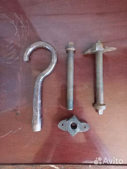 Ключ и два замка