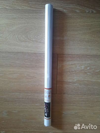 Наклейка на окно