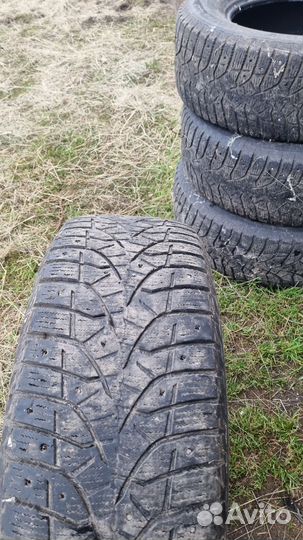 Bridgestone Blizzak Spike-02 26.5/65 R17 116