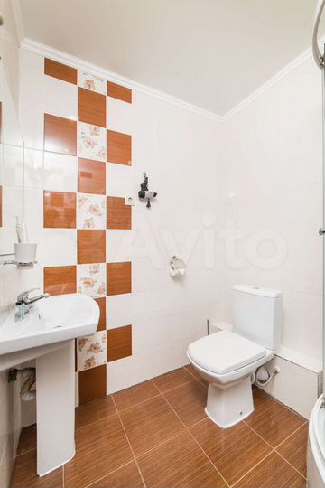 Комната 18 м² в 5-к., 1/9 эт.