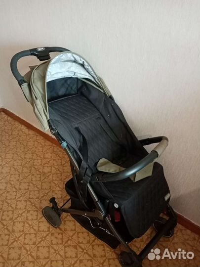 Прогулочная коляска(сломана, на запчасти)