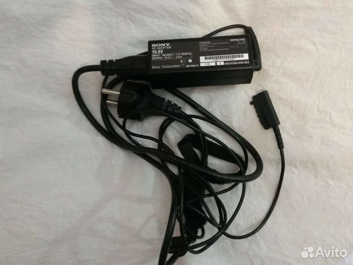 Зарядное устройство Sony adp30kh