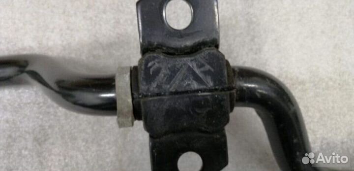 Стабилизатор задний Toyota Rav4 40