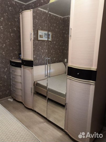 Спальный гарнитур