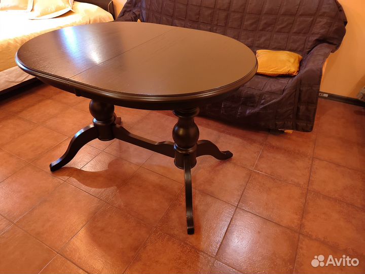 Стол обеденный