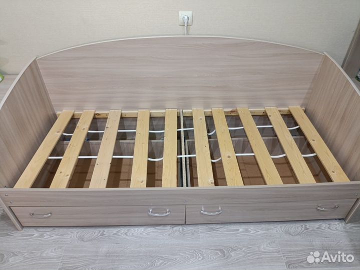 Кровать с матрасом детская