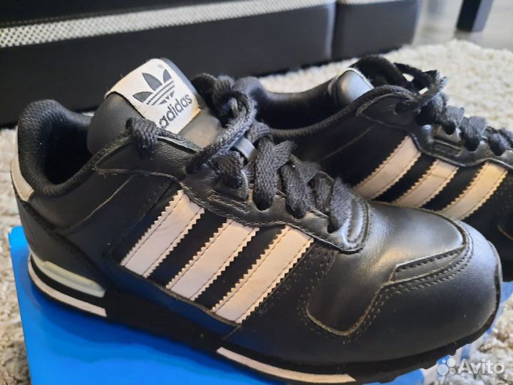 Кроссовки adidas