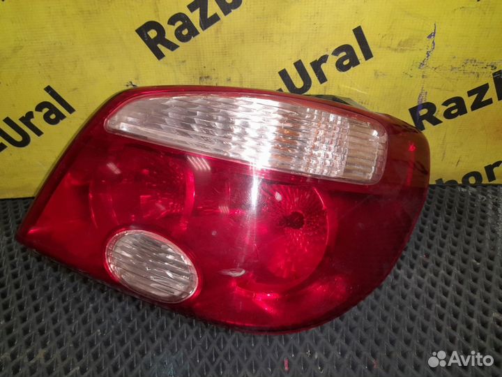 Фонарь задний правый дефект Мицубиси Аутлендер 1