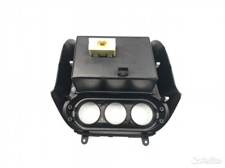 Накладка в салоне Mitsubishi Lancer 10 хетчбек 1.8