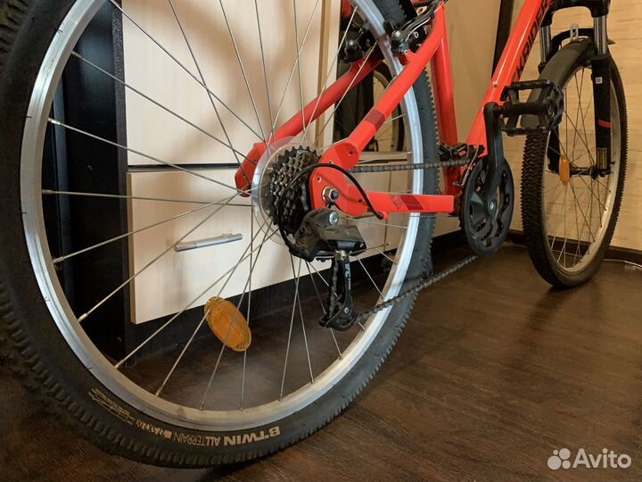 Горный велосипед Rockrider ST100, красный