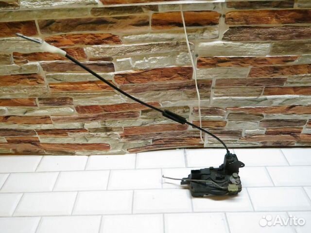 Замок двери передней правый Opel Astra H Астра