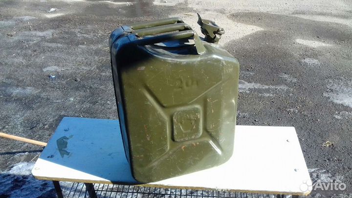 Канистра для бензина 20л кнр