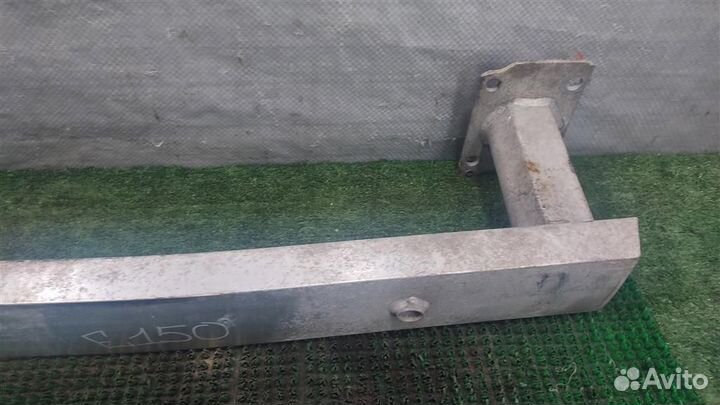 Усилитель бампера переднего Peugeot Expert 2010