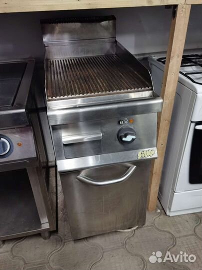 Жарочная поверхность с подставкой