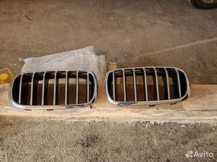 Оригинальные решётки радиатора на X5 F15
