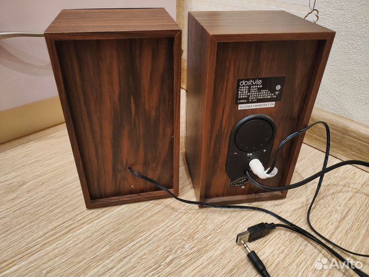 Чуть б.у. колонки Dostyle SD209