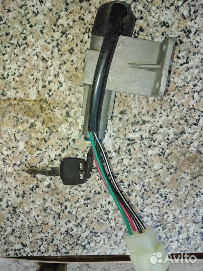 Замок зажигания для скутера