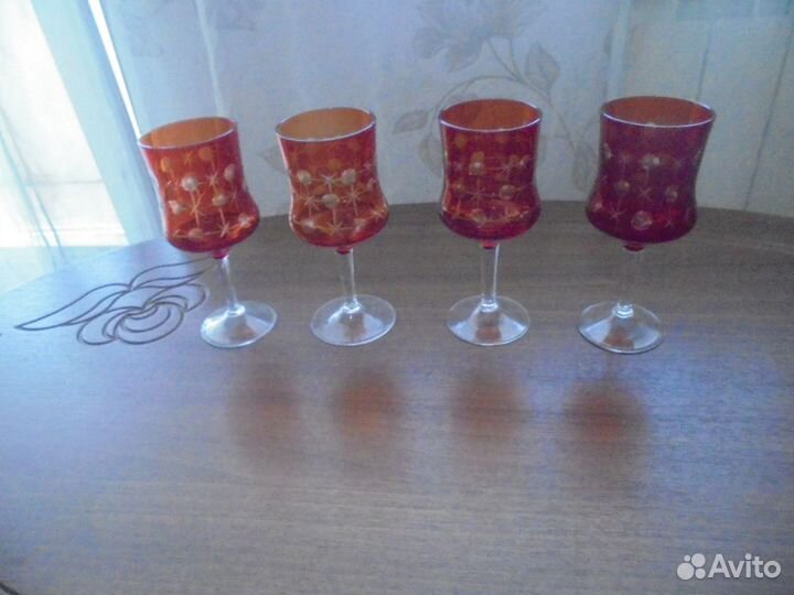 Набор фужеров. Рубиновое стекло