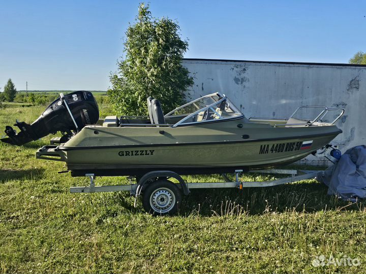 Продаю катер Grizzly 470 DC