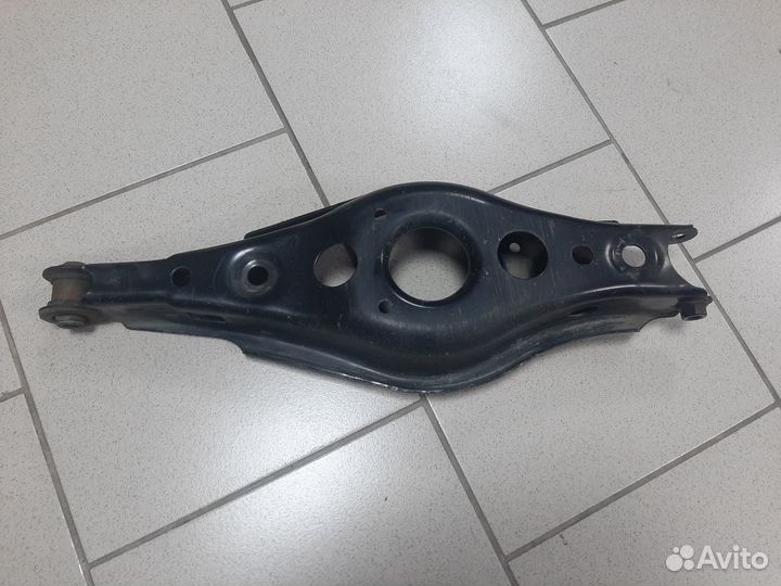 Крепление, рычаг подвески заднее Rav 4 40