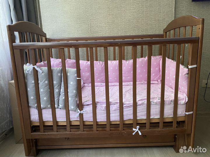 Детская кроватка