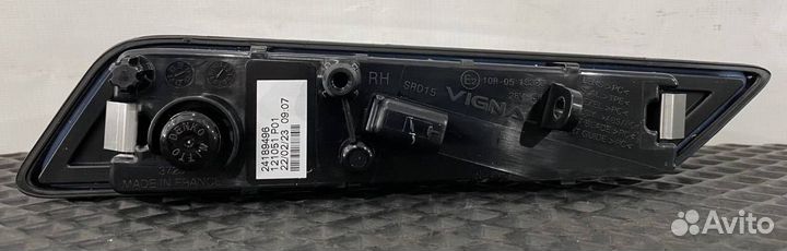 Поворотник правый Volvo FH5 84389835