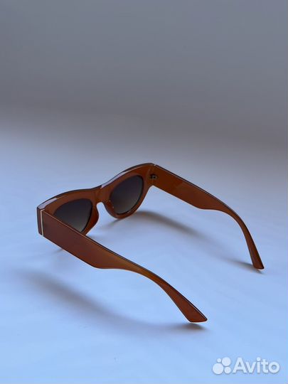 Солнцезащитные очки женские Mango